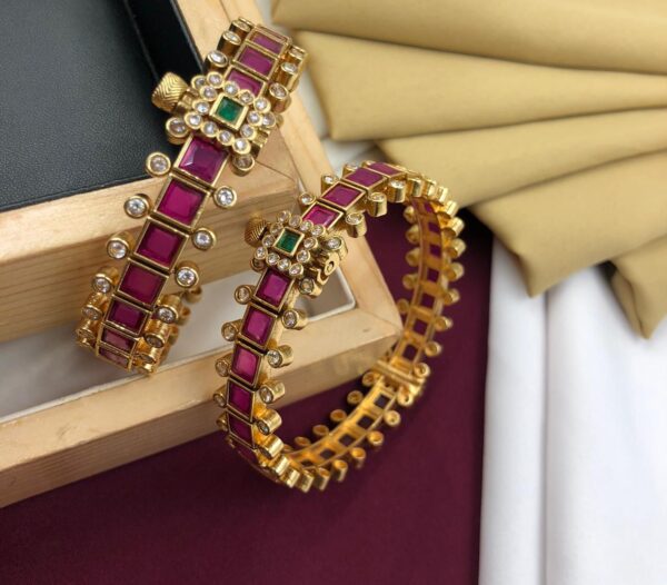 WhatsApp Image 2024-11-30 at 21.40.17_4ff321e0 Gold Product 4